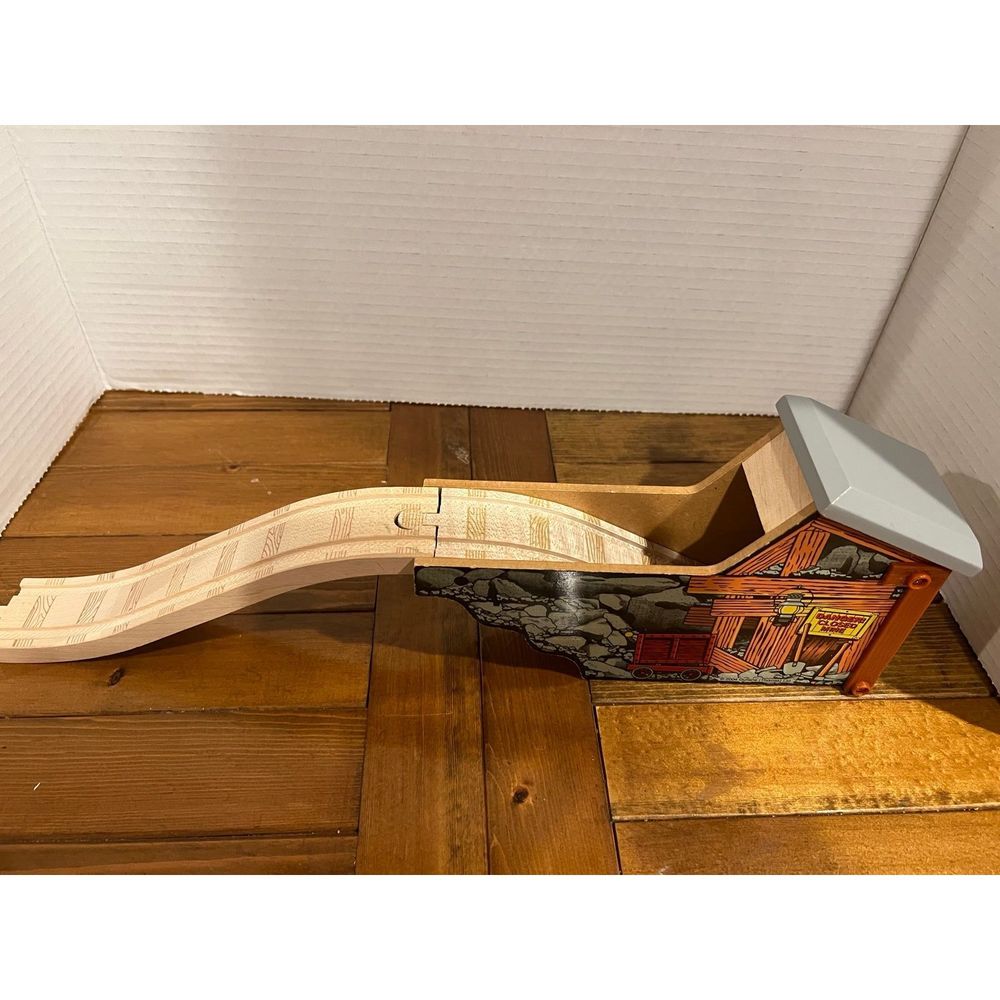 Thomas wood track quarry mine tunnel